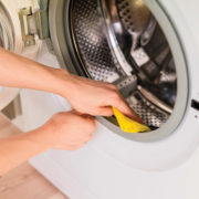 Dicas de manutenção e cuidados em máquinas de lavar roupas